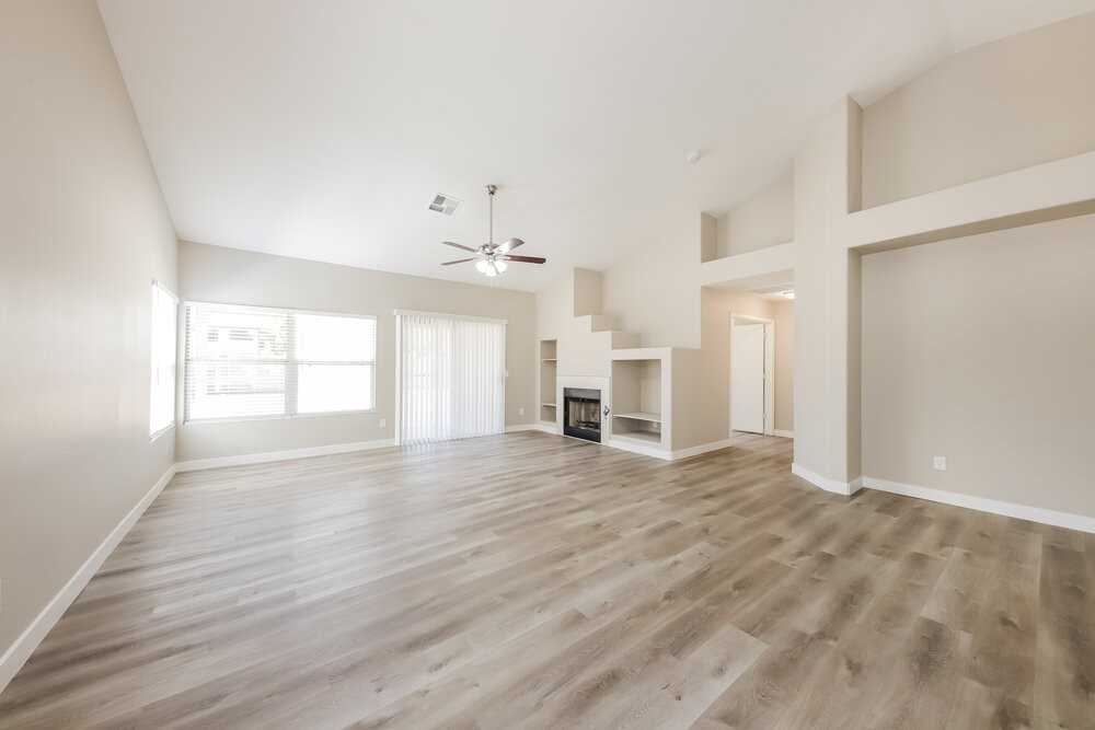 7533 W Jenan Dr - Photo 5 of 16