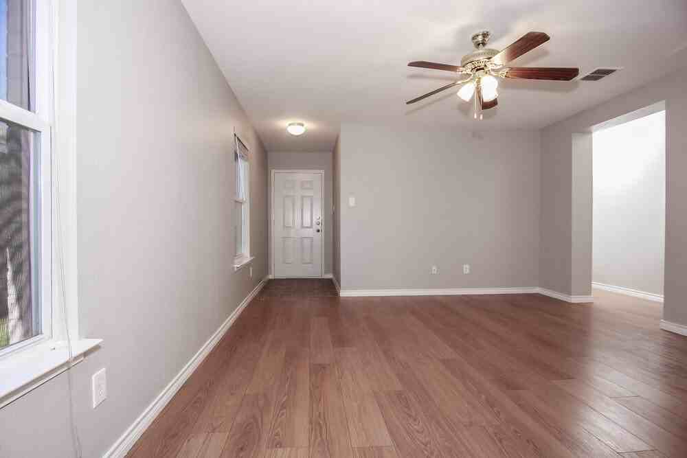 1172 Tomahawk Dr - Photo 2 of 15