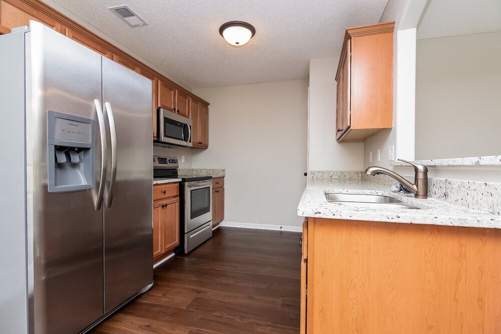 9435 Darren Cir S - Photo 4 of 15