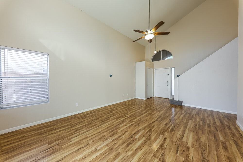 20835 N 2nd Ave - Photo 4 of 17