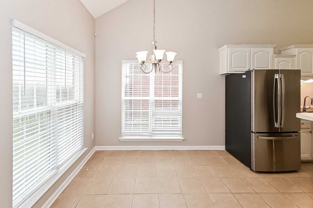 910 Clubhouse Dr - Photo 6 of 17