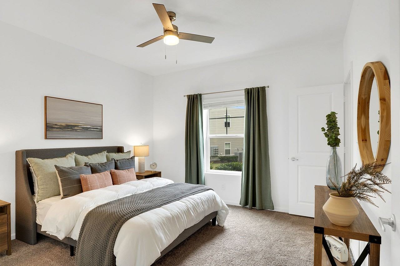 Waters Edge - Photo 4 of 27