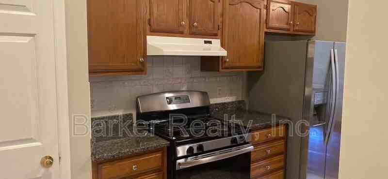 113 Tapestry Ter - Photo 2 of 8