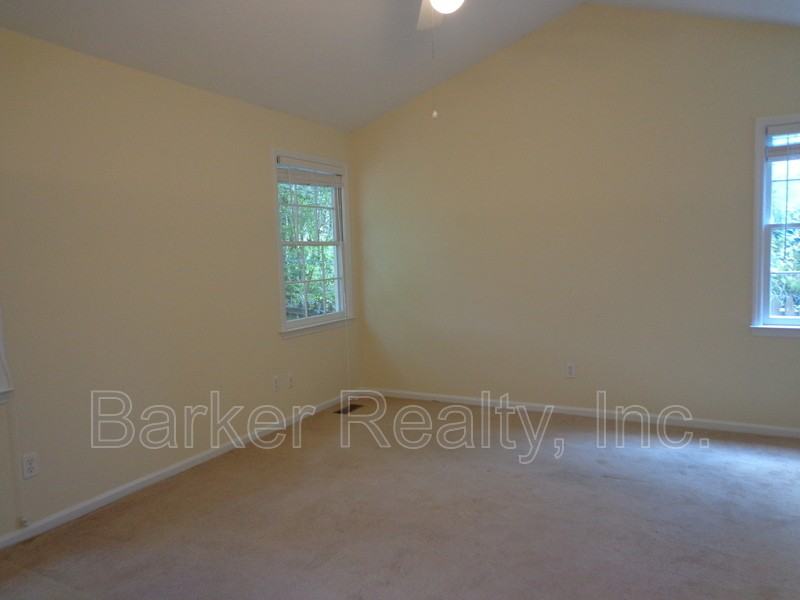 113 Tapestry Ter - Photo 5 of 8