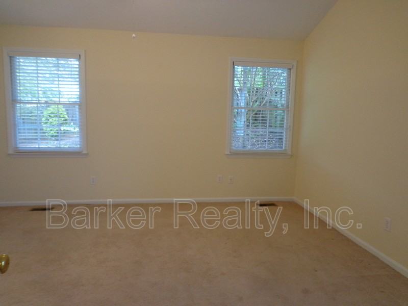 113 Tapestry Ter - Photo 6 of 8