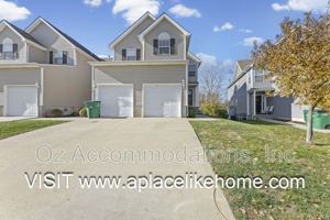 featured image of 2216 Southwest Rambling Vine Road