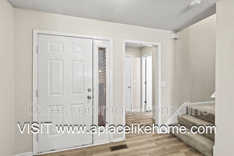 2216 Sw Rambling Vine Rd - Photo 4 of 48