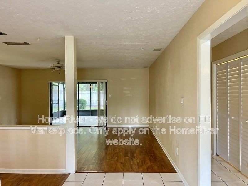 15720 Country Lake Dr - Photo 4 of 30