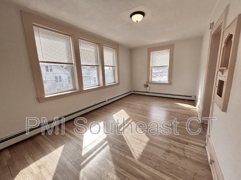 92 Truman St #8 - Photo 3 of 9