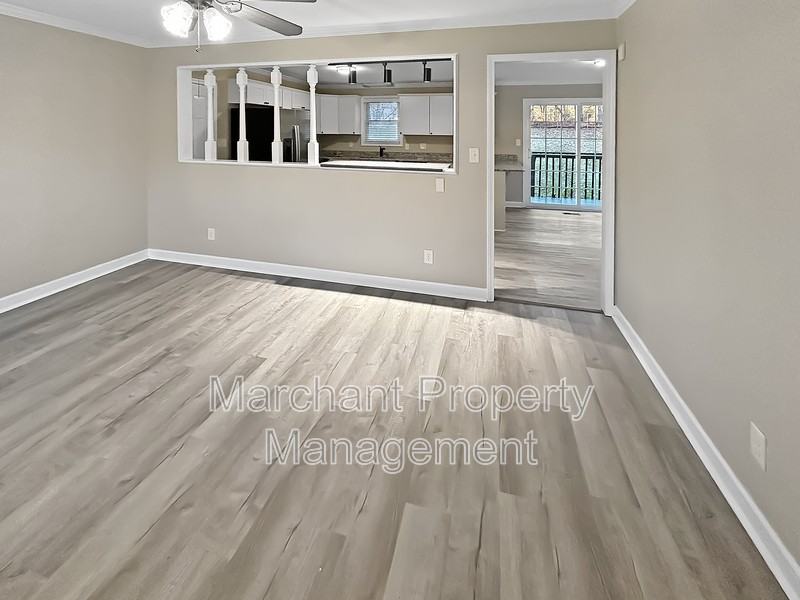 105 Sexton St - Photo 5 of 30