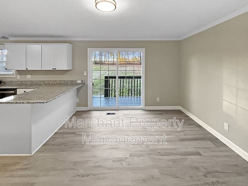 105 Sexton St - Photo 7 of 30