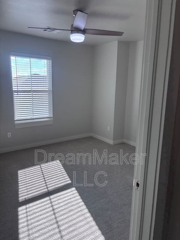 2819 Clifton Ter - Photo 7 of 23