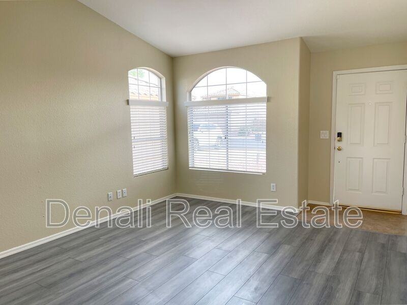 6926 West via Del Sol Drive - Photo 2 of 18