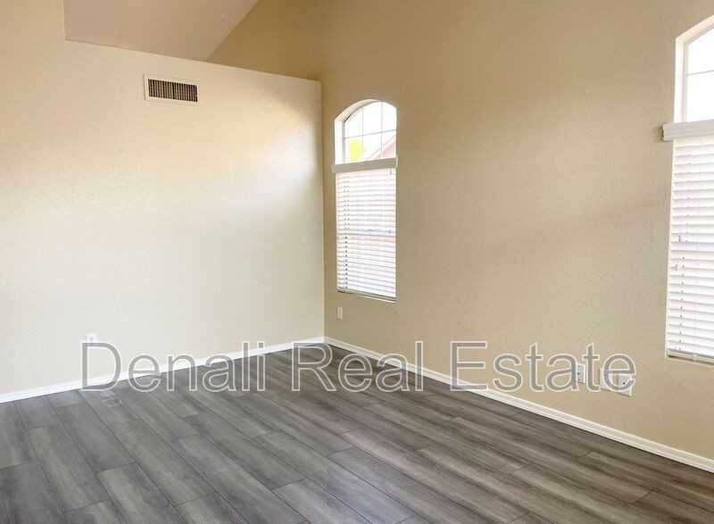 6926 West via Del Sol Drive - Photo 3 of 18