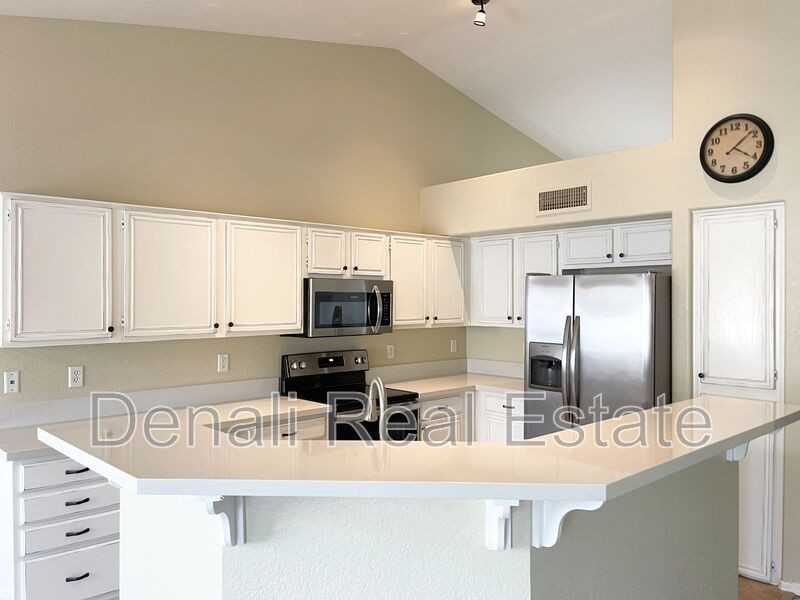 6926 West via Del Sol Drive - Photo 5 of 18