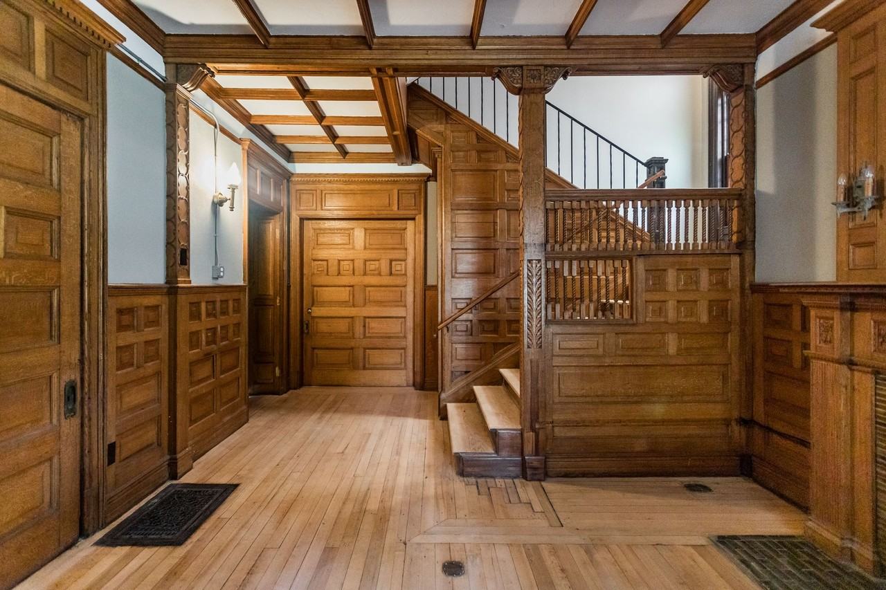 223 E Ferry Street - Photo 3 of 3