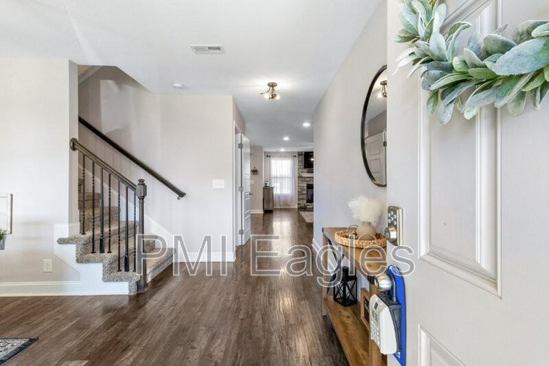 491 Kinslow Ct - Photo 2 of 25