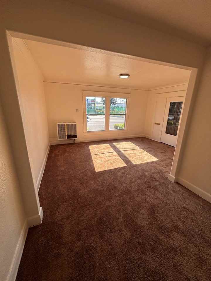 1617 West Martin Luther King Junior Boulevard - Photo 5 of 13