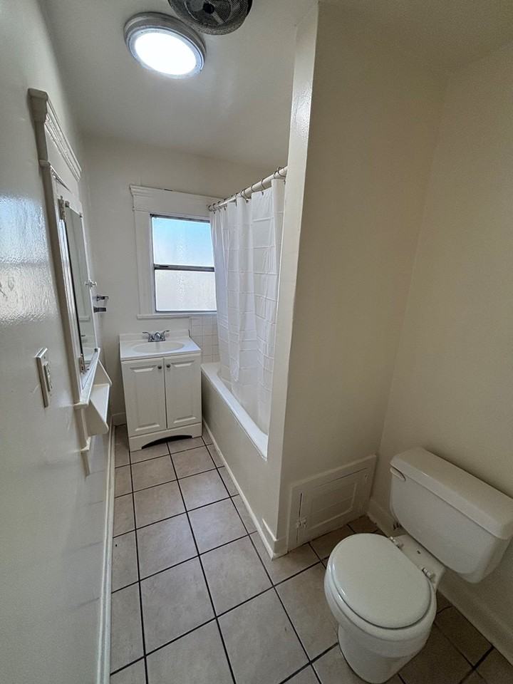 1617 West Martin Luther King Junior Boulevard - Photo 6 of 13