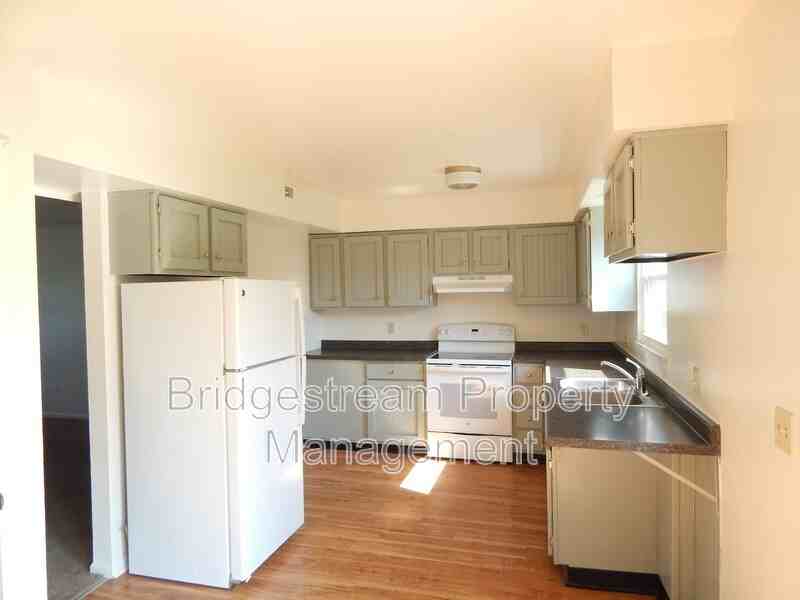 660 Randler Avenue - Photo 2 of 10