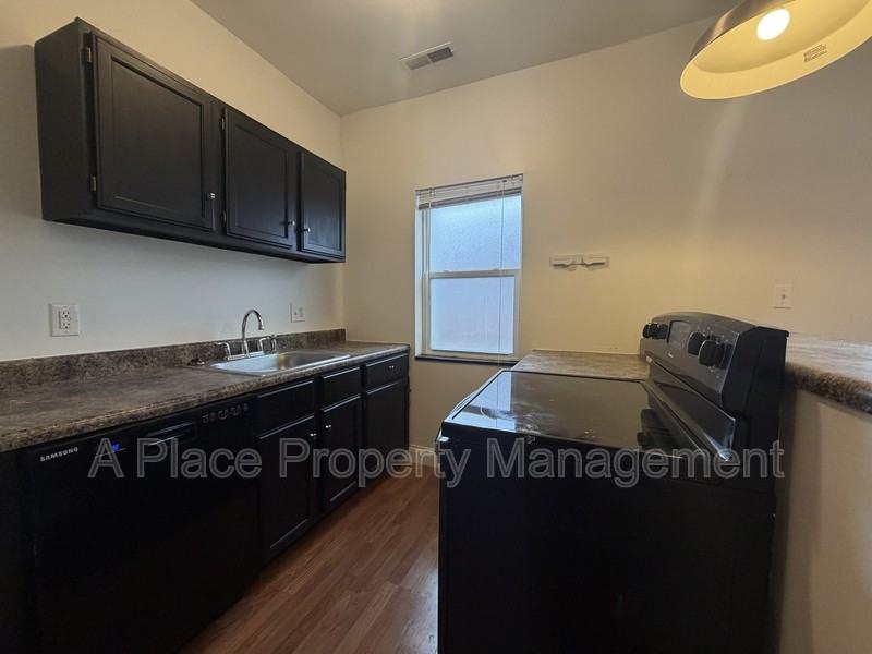 6318 Cabanne Avenue - Photo 4 of 8