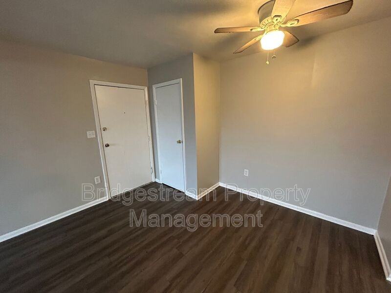 7919 North Main Street #14 - Photo 3 of 10