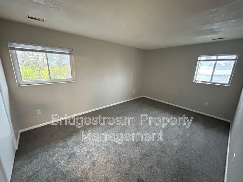 7919 North Main Street #14 - Photo 4 of 10