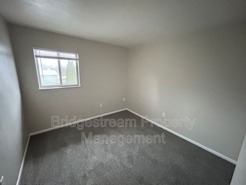 7919 North Main Street #14 - Photo 5 of 10