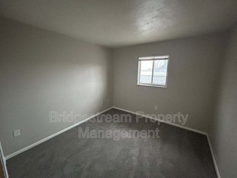 7919 North Main Street #14 - Photo 6 of 10