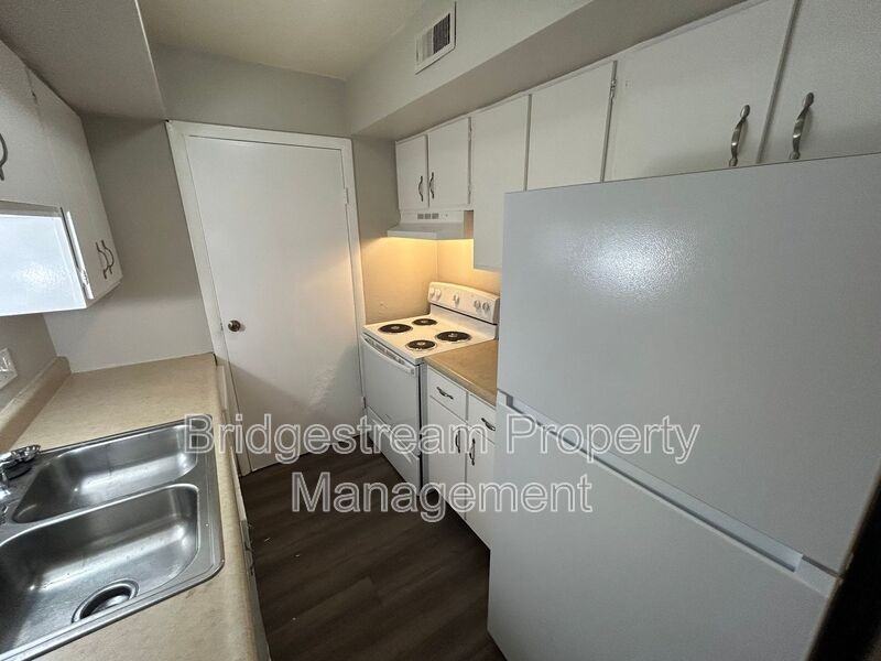 7919 North Main Street #14 - Photo 7 of 10