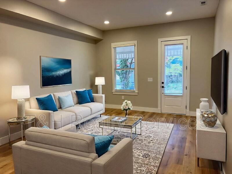 529 North Highland Avenue - Photo 4 of 24