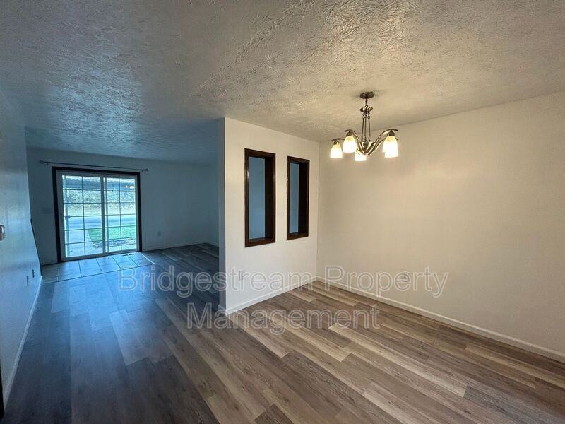 7732 Betsy Ross Cir - Photo 2 of 9