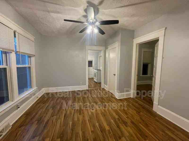 3210 Chestnutdale Down Left - Photo 3 of 10