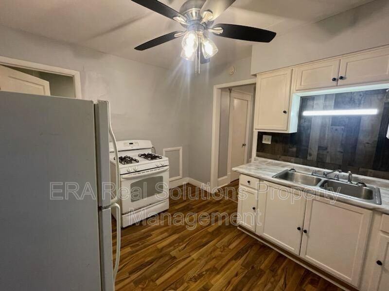 3210 Chestnutdale Down Left - Photo 7 of 10