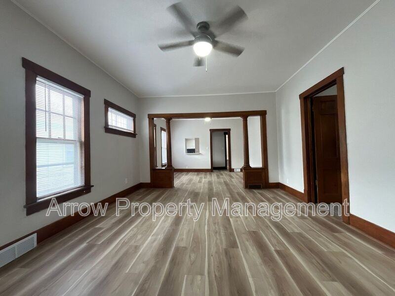 1613 North Lincoln Street - Photo 2 of 22