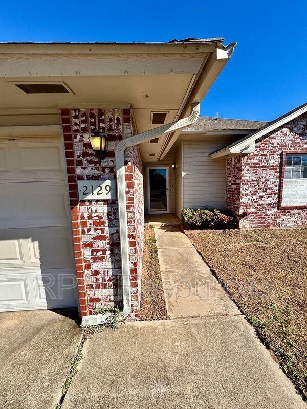 2129 Harbor Dr - Photo 4 of 21