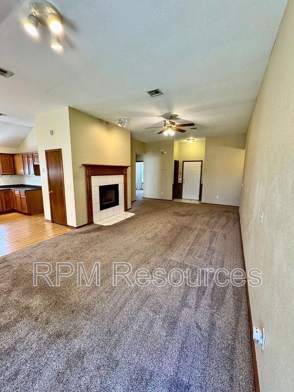 2129 Harbor Dr - Photo 7 of 21