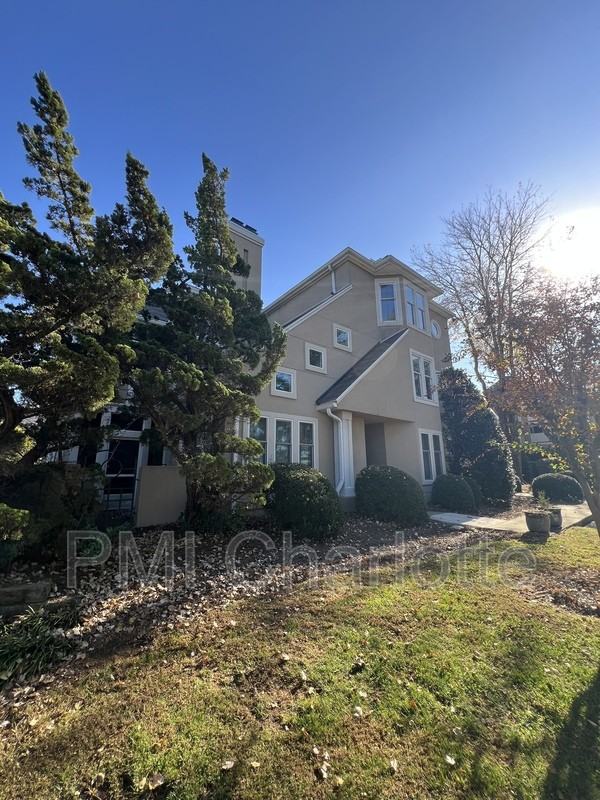 9225 Ravenwing Dr - Photo 2 of 24