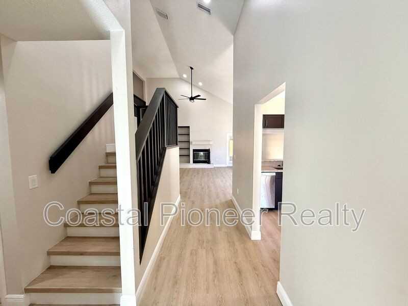 8731 Huntfield St - Photo 2 of 42