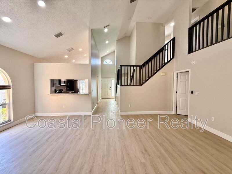 8731 Huntfield St - Photo 4 of 42