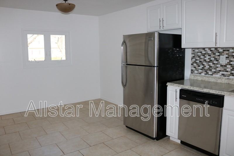 958 Quentin Rd - Photo 5 of 14