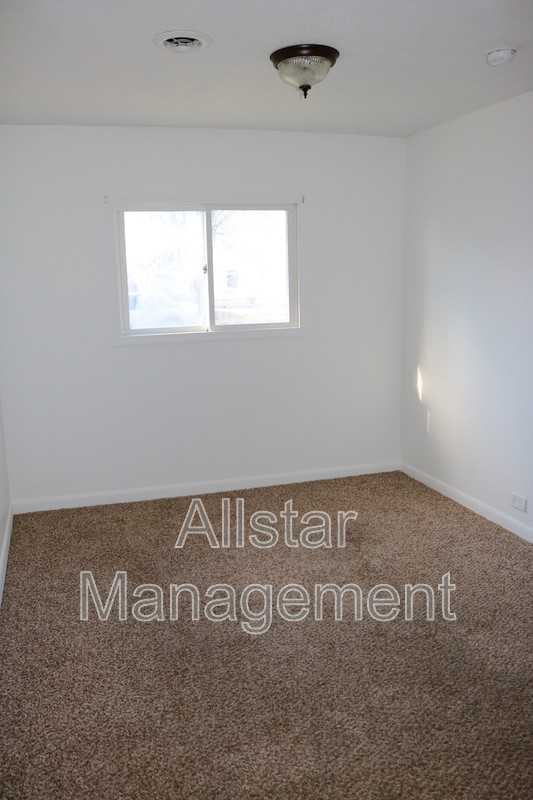 958 Quentin Rd - Photo 6 of 14