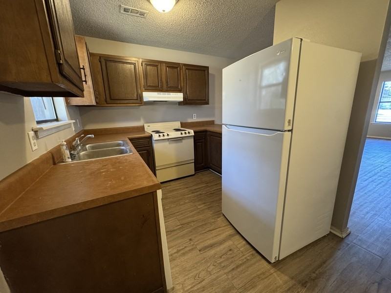 N Betty Jo Dr - Photo 2 of 10