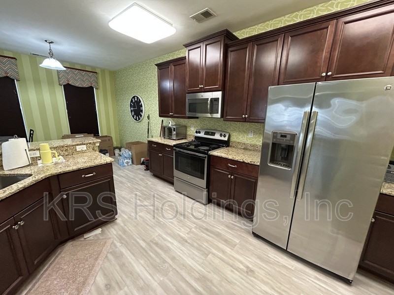 5210 Moreland St - Photo 4 of 11