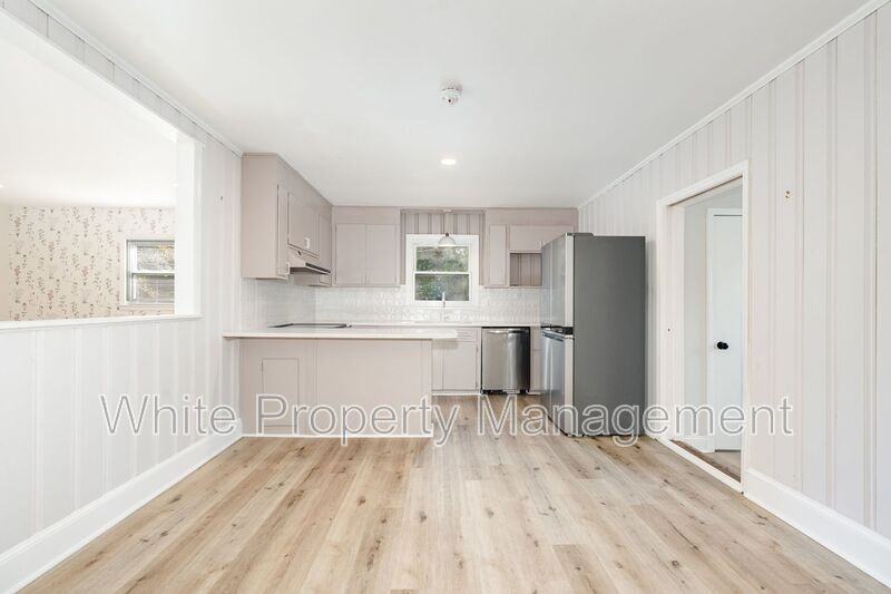 7726 Wallace Ln - Photo 5 of 19