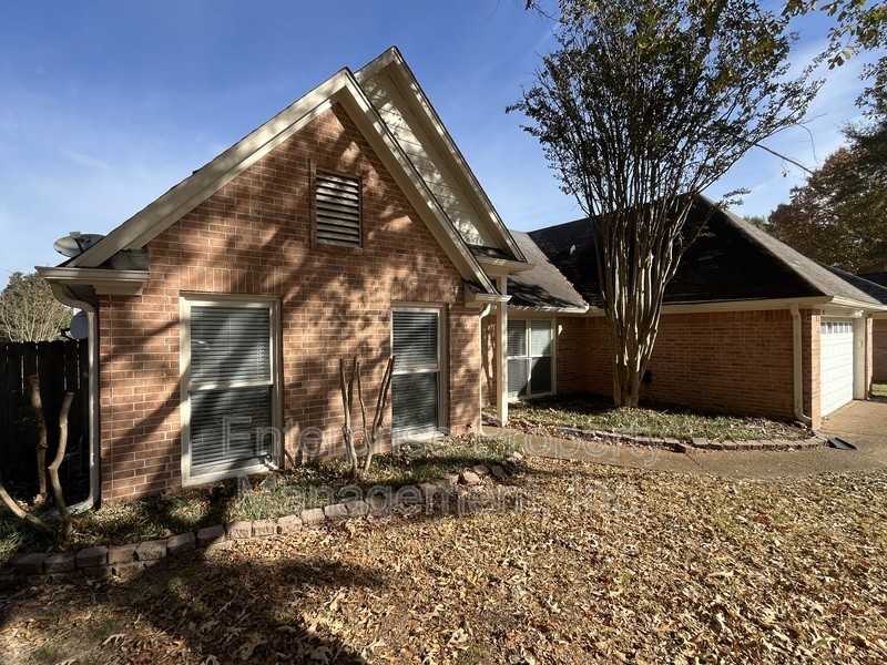 158 Doris Meadow Cove - Photo 3 of 24