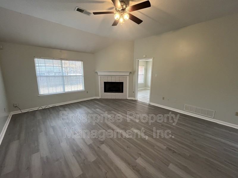 158 Doris Meadow Cove - Photo 5 of 24