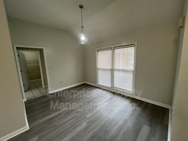 158 Doris Meadow Cove - Photo 6 of 24