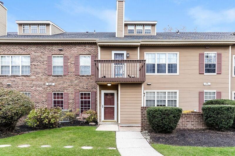 654B Woodford Ln #B - Photo 2 of 22