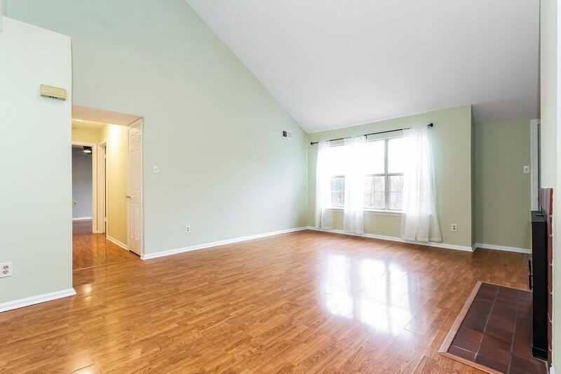 654B Woodford Ln #B - Photo 4 of 22